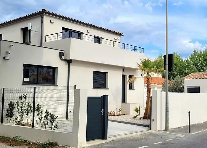 - Piscine Wifi Parking
